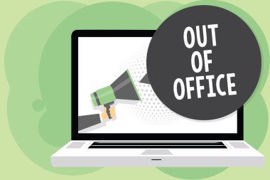 İşyeri dışında gösterilen metin işareti. İş dışında kavramsal fotoğraf kimse iş Break dinlenmek eğlence zaman megafon hoparlör bilgisayar ekran konuşan konuşma balonu tutan adam