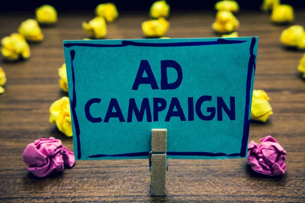 Sinal Texto Mostrando Campanha Anúncios Promoção Foto Conceitual Produto Serviço — Fotografia de Stock