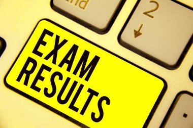 Metin sınav sonuçları yazılı kelime. İş kavramı, bilgi ya da yetenek klavye sarı anahtar niyeti gösterir resmi bir test sonucuna için yansıma belge bilgisayar oluşturmak