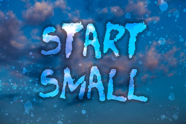 Wortschreibtext Beginnt Klein Geschäftskonzept Für Kleine Mittelständische Unternehmen Start Unternehmertum — Stockfoto