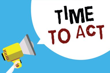 Zaman-hareket gösteren Not yazma. İş fotoğraf vitrine bunu şimdi yanıt hemen bir şey adam yapılması megafon hoparlör konuşma balonu mavi arka plan ile tutarak