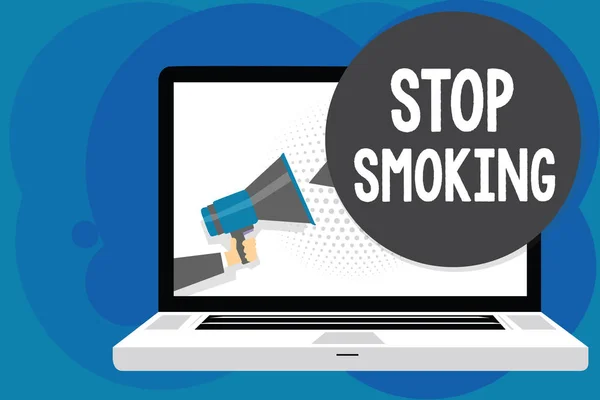 Írásbeli Megjegyzés mutatja abbahagyni a dohányzást. Üzleti fénykép bemutató Discontinuing, vagy megállás használata dohányfüggőség ember tartsa megafon hangszóró számítógép képernyőjén beszélt beszéd buborék. — Stock Fotó