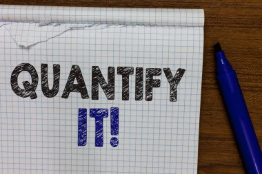 Word metin ölçmek onu iş kavramı ölçmek için yazma boyutu veya miktarı bir şey ve hızlı rakamlarla Marker yanı sıra defter sayfaları yırtık kağıtları birkaç çalışır hata buruşuk.