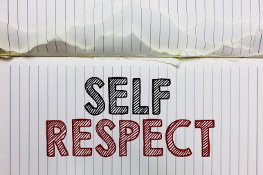 El yazısı metin öz saygı. Gurur ve güven içinde kendini Stand up kendiniz için açık defter sayfası anlam kavramı sayfaları yırtık kağıtları birkaç çalışır hata buruşuk..