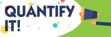 Onu fotoğraf vitrine boyutu veya bir şey miktarını ölçmek ve ifade iş ölçmek gösterilen yazılı Not konuşma konuşma balonu çığlık megafon hoparlör tutan adam numaraları.