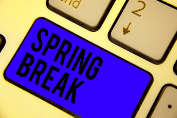 Handwriting text Spring Break. Concept meaning Vacation period at school and universities during spring Keyboard blue key Intention create computer computing reflection document. — Stock Photo, Image