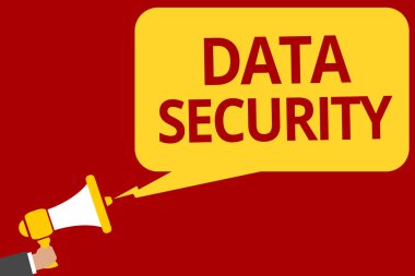 Veri güvenliği yazma el yazısı metin. Gizlilik Disk şifreleme yedekleme parola koruma megafon hoparlör konuşma balonu mesajı yüksek sesle konuşan tutan adam anlam kavramı.