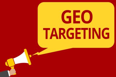 Coğrafi hedefleme yazma el yazısı metin. Dijital reklam sayısı IP adresi Adwords kampanyaları konumu megafon hoparlör konuşma balonu mesajı yüksek sesle konuşan tutan adam anlam kavramı.