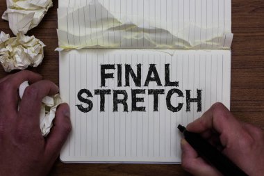 Son streç gösterilen Not yazma. Son bacak sonuç yuvarlak son sahne Finale yıl ender adam vitrine iş fotoğraf marker defter tutan buruşuk kağıtlar kopyalanan sayfaları hatalar yaptım.