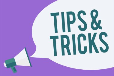 Keyif ve hileci gösterilen Not yazma. Yüksek sesle konuşma adımları Lifehacks kullanışlı tavsiye öneriler becerileri megafon hoparlör konuşma balonu önemli mesaj vitrine iş fotoğraf.