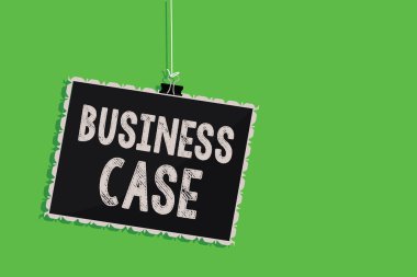 Business Case gösterilen metin işareti. Kavramsal fotoğraf teklifi girişim sözlü sunu yeni görev asılı blackboard ileti iletişim bilgi işareti arka plan yeşil.