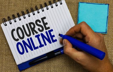 Metin yazma kursu Online kelime. İş kavramı elektronik eğitim uzak çalışma dijital sınıf adam e-öğrenim için işaretleyici defter sayfa hatırlatma holding iletişim fikirleri Jüt arka plan.