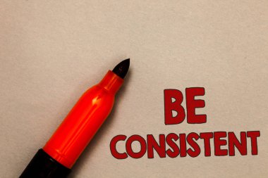 Word metin yazma tutarlı olmak. Tek tip kalıcı firma değiştirilemez bile değişmeyen Rapport açık kırmızı işaret niyeti mesaj fikirler bej arka plan iletişim iş kavramı.