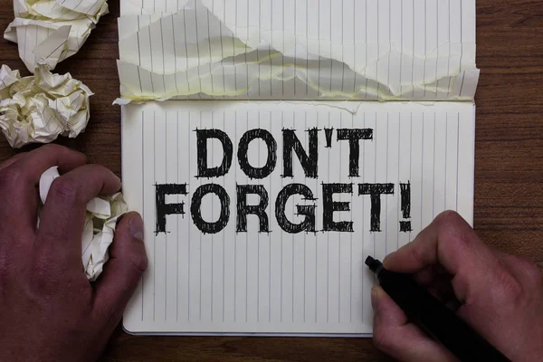 Jegyzék bemutatás Don t nem felejtsd el írás. Üzleti fénykép bemutató tudja a szív gondol vissza rögzíti a elme frissítése Memory Man marker notebook tartó gyűrött beolvasott oldalak hibákat vétettek papírok. — Stock Fotó