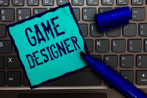 Texto para escrita de palavras Game Designer. Conceito de negócio para Campaigner Pixel Scripting Programadores Consoles Gráficos 3D Teclado de papel turquesa Inspiração comunicar mensagens de ideia marcadores azuis . — Fotografia de Stock