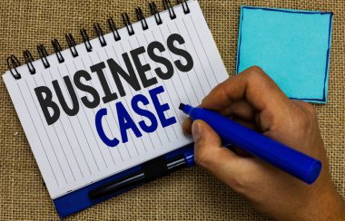 Word metin yazma Business Case. İş kavramı teklif girişim sözlü sunu yeni görev marker defter sayfa hatırlatma tutan adam için iletişim fikirleri Jüt arka plan.