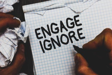 El yazısı metnini Engage yoksay. Kopyalanan sayfaları hatalar yaptım kağıtları sessiz tavır manipülatif ceza somurtuyor Shunning marker defter tutan adam anlam kavramı buruşuk.