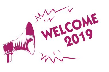 Kavramsal el hoş geldiniz 2019 gösterilen yazma. Yeni yıl kutlama motivasyon yüksek sesle konuşan çığlık başlamak alkış Tebrikler mor megafon önemli mesaj için vitrine iş fotoğraf.