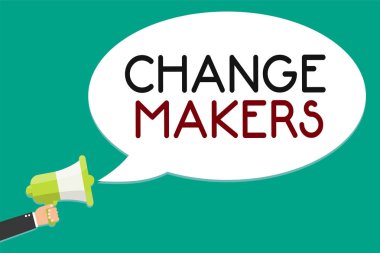El yazısı metin yazma Değiştir makineleri. Genç Türk Influencers Acitivists kentleşme moda Gen X megafon hoparlör konuşma balonu mesajı yüksek sesle konuşan tutan adam anlam kavramı.