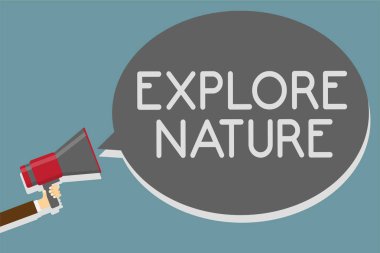 Düz tasarım iş illüstrasyon kavramı dijital pazarlama iş holding megafon için Web sitesi ve promosyon afiş. Çizgi film insan eli holding megafon. Sosyal medya kavramı.