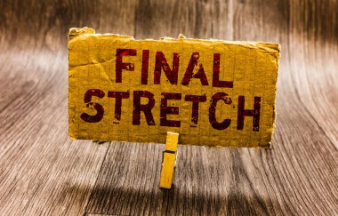 Kavramsal el son streç gösterilen yazma. İş fotoğraf metin son bacak sonuç yuvarlak son sahne Finale yıl ender kağıt notları anımsatıcıları soru işareti soran önemli cevap.