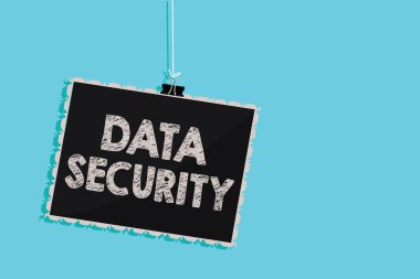 Kavramsal el veri güvenliği gösterilen yazma. Arka plan iş fotoğraf vitrine gizlilik Disk şifreleme yedekleme parola koruma asılı blackboard ileti bilgi işareti mavi.