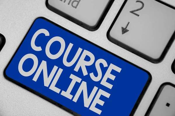 Kursu Online gösterilen Not yazma. Yansıma belge bilgisayar e-öğrenim elektronik eğitim uzak çalışma dijital sınıf klavye mavi anahtar niyeti bilgisayar vitrine iş fotoğraf.