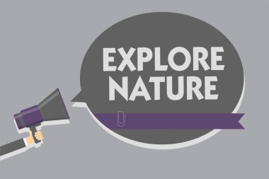 Düz tasarım iş illüstrasyon kavramı dijital pazarlama iş holding megafon için Web sitesi ve promosyon afiş. Çizgi film insan eli holding megafon. Sosyal medya kavramı.