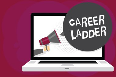 Kariyer basamaklarını gösterilen Not yazma. İş promosyon Professional ilerleme yukarı doğru hareket eden Achiever megafon bilgisayar ekranında konuşma balonu söz tutan adam vitrine iş fotoğraf.