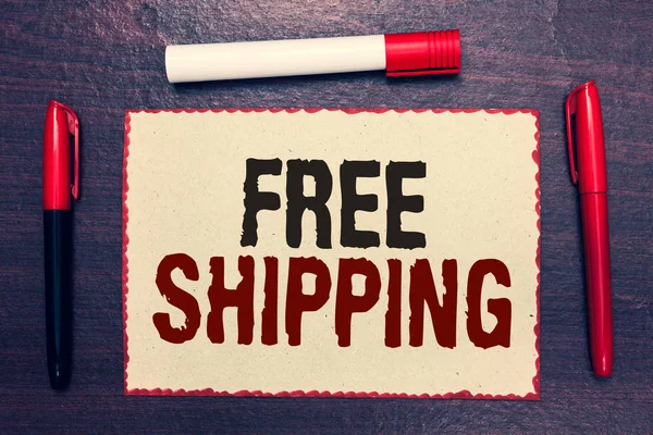 Ücretsiz nakliye gösterilen Not yazma. Ahşap arka plan ile fikirler iletişim nakliye kargo konsinye Lading yükü Merkez atlı araçlar açık defter sayfa işaretçileri vitrine iş fotoğraf.