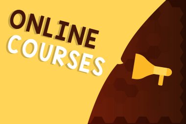 Çevrimiçi kursları gösteren metin işareti. Resmi eğitimde devrim yaratan kavramsal fotoğraf İnternet üzerinden öğrenme