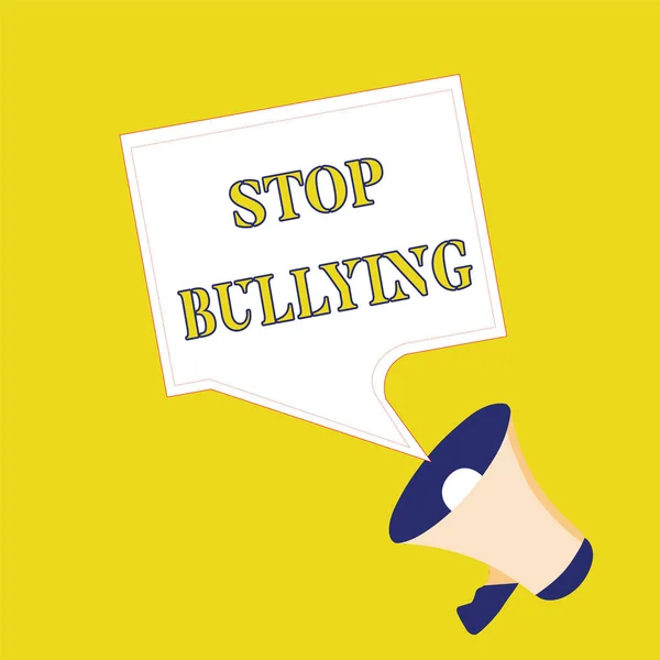 Stop Bullying 를 보여 주는 문자 표지판. 실제 사진 싸움 및 이 공격적으로 용납 할 수없는 행동을 제거하는 일 — 스톡 사진