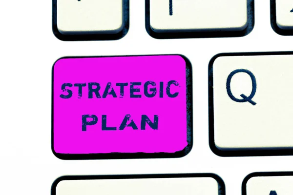Stratégiai tervet mutató szöveges jel. Fogalmi fotó A stratégia meghatározásának és a döntéshozatalnak folyamata — Stock Fotó