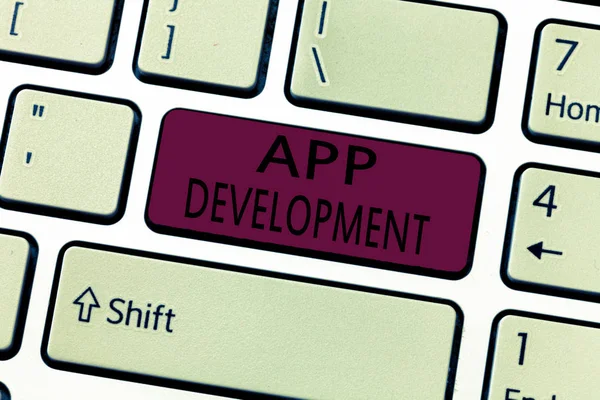 Penulisan kata App Development. Konsep bisnis untuk pelayanan pembangunan untuk pengalaman mobile dan web yang mengagumkan — Stok Foto