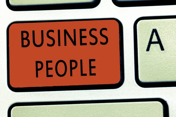 Texto de escritura de palabras Business People. Concepto de negocio para personas que trabajan en negocios, especialmente a nivel ejecutivo —  Fotos de Stock