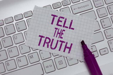 Kavramsal el Truth Tell gösterilen yazma. İş fotoğraf metin gizli tutar isteyen biri bazı kişisel gerçek itiraf