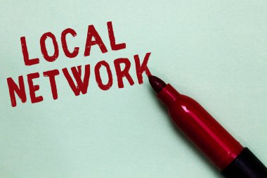 El yazısı metin yerel ağ. Yeşil arka plan Intranet Lan radyo dalgaları Dsl Boradband anahtar bağlantı açık kırmızı işaret niyeti iletişim iletiyi fikirler anlam kavramı.