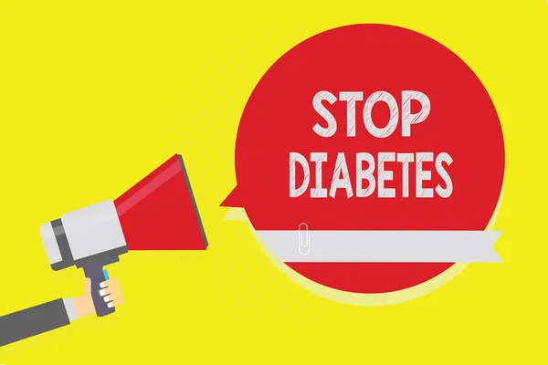 Handskrift texten stoppa Diabetes. Begrepp som betyder blodsockernivå är högre än normal injicera Insulin Man håller MegaFon högtalare röd tal bubbla gul bakgrund. — Stockfoto
