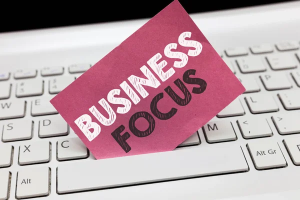 Scrittura concettuale a mano che mostra Business Focus. Business photo showcase Servire le esigenze del cliente Piena attenzione ai dettagli — Foto Stock