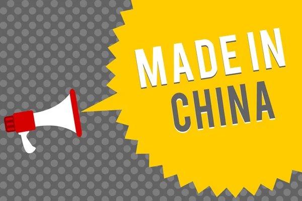 Tekst pisma ręcznego pisania Made In China. Koncepcję co oznacza hurtowych branży rynku globalnego handlu Azjatki Commerce megafon głośnik mowy Bańka wiadomość szare tło rastra. — Zdjęcie stockowe