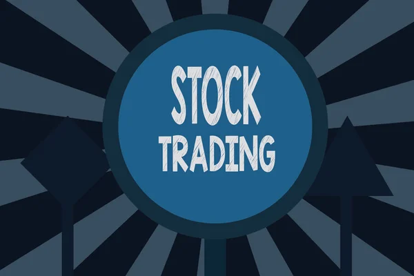 Textskylt som visar aktiehandel. Konceptuell bild Köp och sälj av värdepapper Elektroniskt på Börsgolvet — Stockfoto