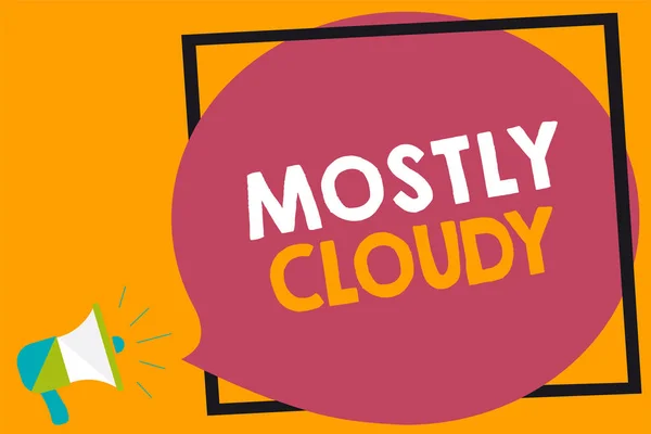 Szó eső szöveg írása. Üzleti koncepció árnyékos – Gızök ködös bolyhos ködös felhők Skyscape megafon hangszóró hangos sikítás narancssárga háttér keret beszéd buborék. — Stock Fotó