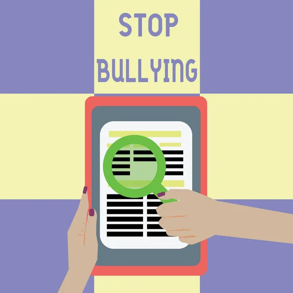 Εννοιολογικά χειρόγραφα που δείχνουν το Stop Bullying. Επαγγελματική φωτογραφία προβάλλοντας Καταπολέμηση και Εξάλειψη αυτής της επιθετικής απαράδεκτης συμπεριφοράς — Φωτογραφία Αρχείου