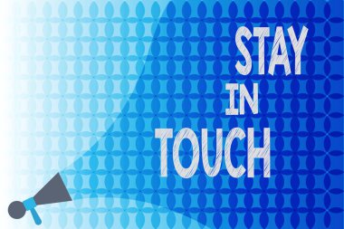 Word metin kal ın Touch yazma. İş kavramı telefon harfler ziyaret e-posta sosyal medya aracılığıyla bağlı tutmak için