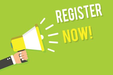 Kavramsal el Register Now gösterilen yazma. İş fotoğraf metin adına bir resmi liste megafon hoparlör yeşil arka plan yüksek sesle konuşan holding adam bir üye kayıt olmak için listeleme.