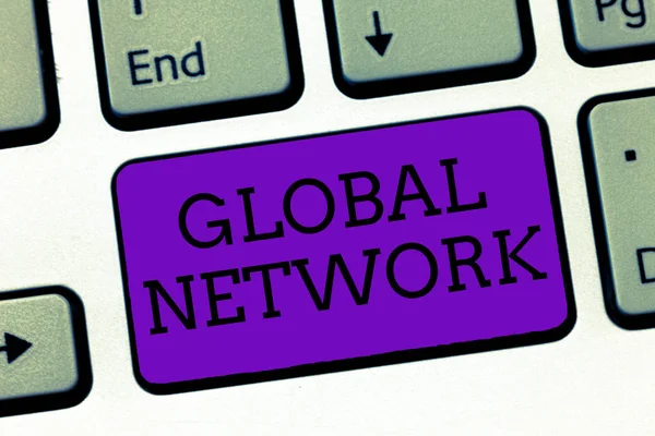 Conceptuele handschrift toont Global Network. Zakelijke fototekst Elk communicatiesysteem dat de hele aarde omspant — Stockfoto