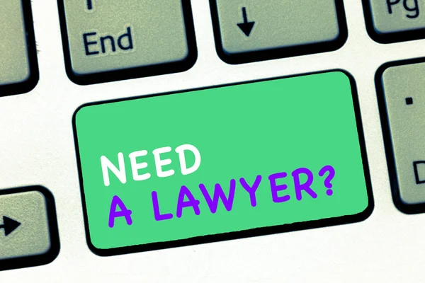 Escrever uma nota a mostrar a pergunta da Need A Lawyer. Foto de negócios mostrando Problema jurídico Procurando ajuda de um advogado — Fotografia de Stock