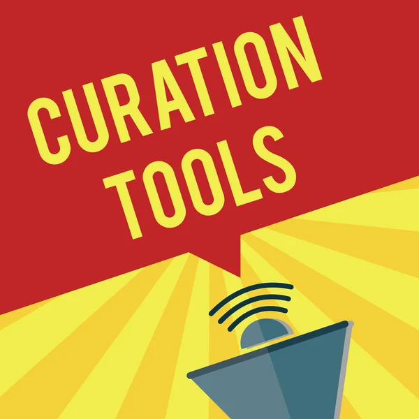 Schrijfbriefje met Curation Tools. Bedrijfsfoto presentatie Software die wordt gebruikt bij het verzamelen van informatie die relevant is voor een onderwerp — Stockfoto