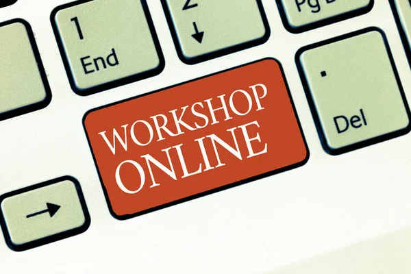 Υπογραφή κειμένου που δείχνει το Workshop Online. Εννοιολογική αίθουσα φωτογραφιών ή κτίριο στο οποίο κατασκευάζονται τα αγαθά επισκευάζονται — Φωτογραφία Αρχείου