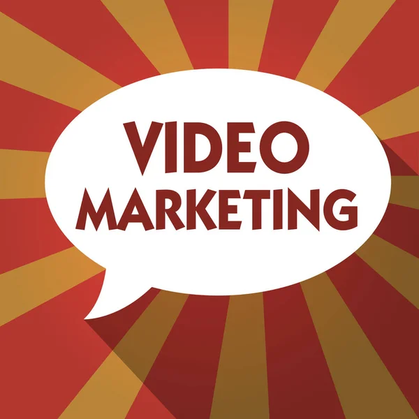Koncepcionális kézírás a videó marketingről. Üzleti fotó szöveg hozzon létre rövid videókat konkrét témákról cikkek segítségével — Stock Fotó